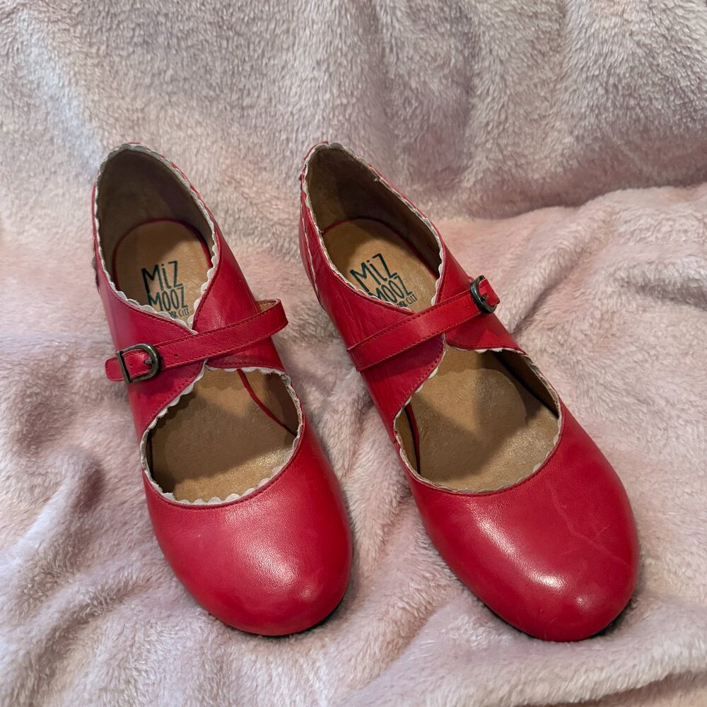 NEW Miz Mooz mary jane pumps size 8 FREE SHIPPING